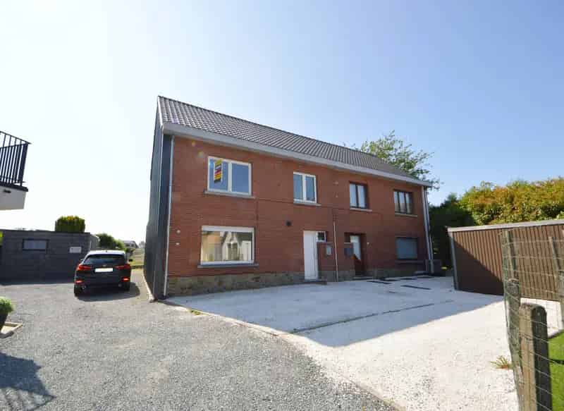 Huis te koop: Gerenoveerde woning met tuin