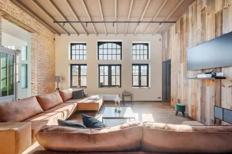 Instapklare woning 6 slaapkamers 2 badkamers tuin parking