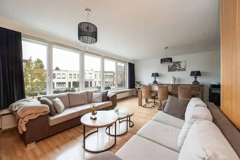 Huis te huur Antwerpen: Bel-etage met grote tuin en garage