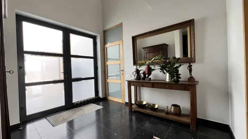 Huis te huur: Exclusieve villa met zwembad en tuin