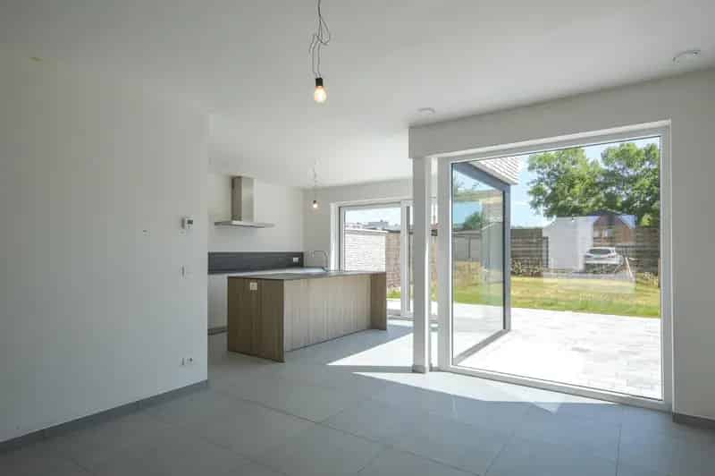 Nieuwbouw woning 3 slaapkamers te huur