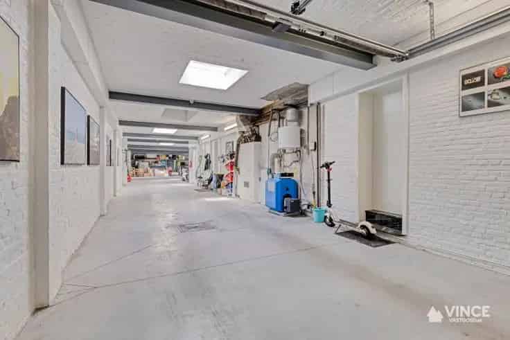 Huis Te Koop Mechelen: Woning met Ruim Magazijn 258m²