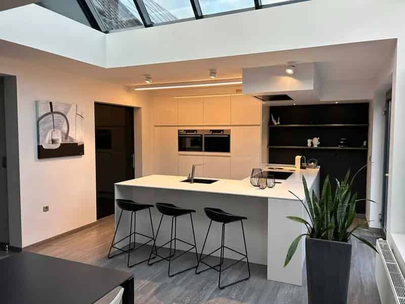 Huis te huur: Instapklaar gerenoveerd huis met 3 slaapkamers en groot terras