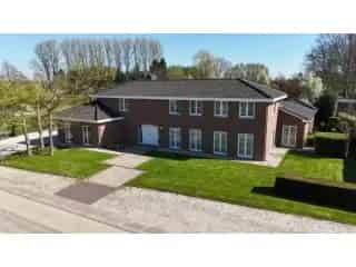 Villa te koop Neeroeteren - Luxueus afgewerkt met parktuin