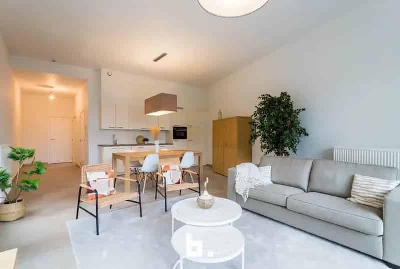 Ruim Energiezuinig Appartement met Terras en Dubbele Autostaanplaats