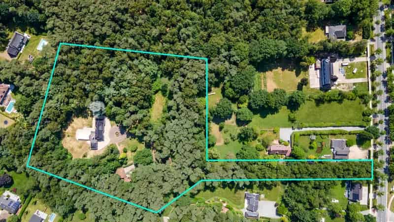 Te renoveren villa Brasschaat 24 hectare