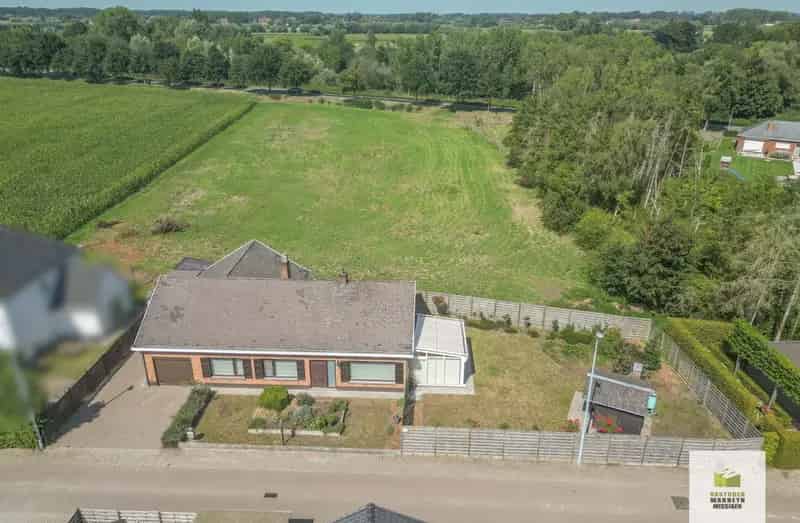 Vrijstaande Gelijkvloerse Woning met Vergezicht Nabij Vaart Beernem