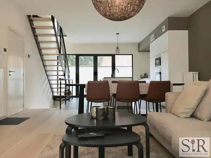 Appartement te koop: modern comfort met ruim terras en privé parkeerplaats