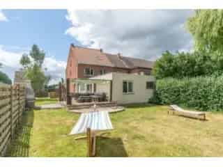 Huis gemengd gebruik 6 slaapkamers 2 badkamers tuin 985m²