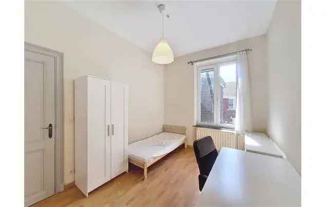 Huur 1 slaapkamer appartement van 90 m² in Liège