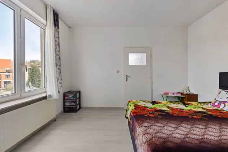 Appartement te Koop 95m² 2 slaapkamers Nabij Scholen en Openbaar vervoer