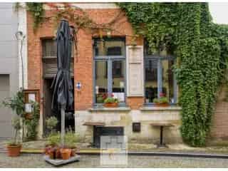Handelsfonds Brugge: Historisch Atelier met Woonst