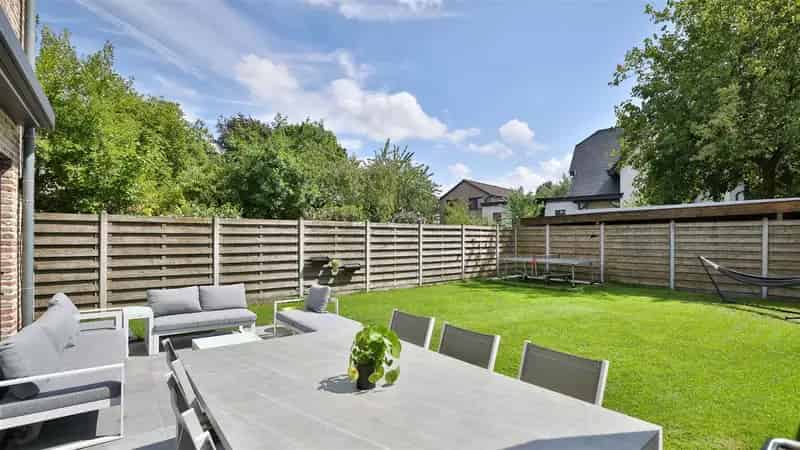 Huis te koop Kontich: 5 slaapkamers, 2 badkamers, A-label
