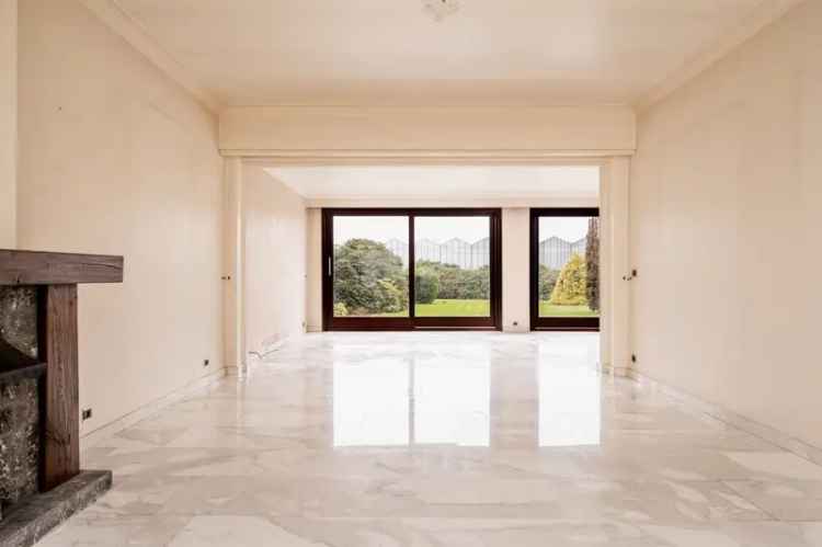 Lichtrijke Laagbouwvilla 1634m² Garage Opslag