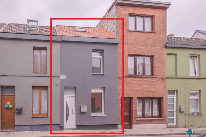 Huis te huur Sint-Amandsberg: Gerenoveerde gezinswoning met koer