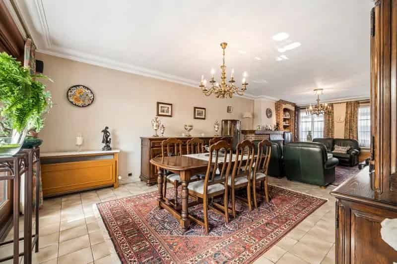 Bel-etage Sint Niklaas 1 slaapkamer mogelijkheid tot 4