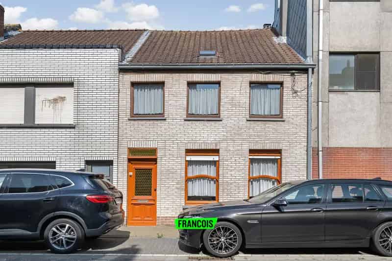 Huis te huur: Volledig te renoveren gezinswoning