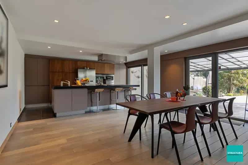 Luxe Appartement te Koop Gelijkvloers 165m² Tuin Garage Atelier