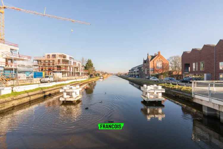 Huur appartement met uitzicht op het kanaal in Oudenburg