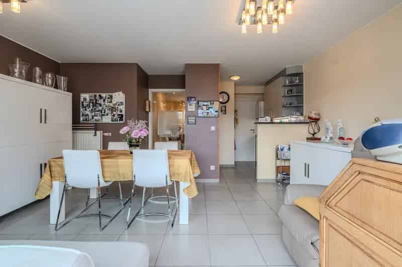 Appartement te koop Oostende: Instapklaar 2 Slaapkamers
