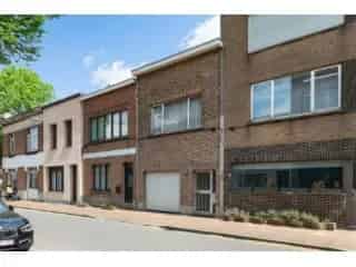 Te renoveren Bel-Etage Deurne 3 slaapkamers Tuin Garage