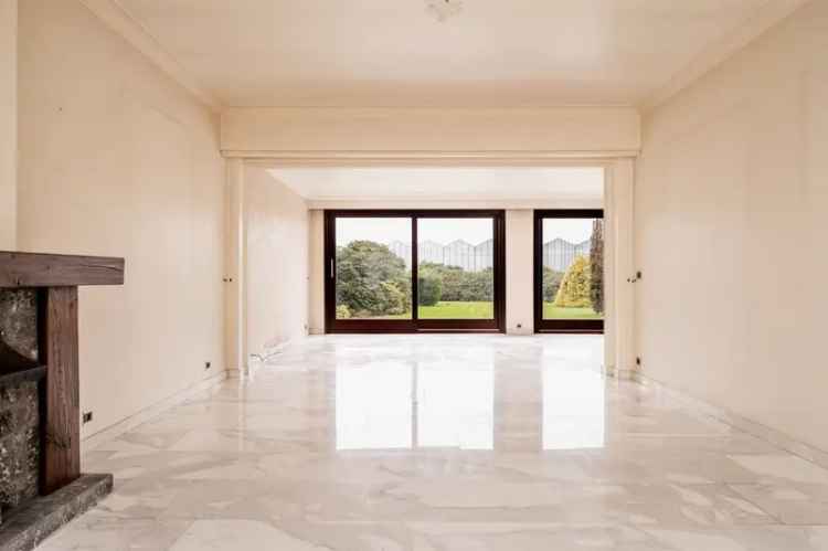 Lichtrijke laagbouwvilla 3 slaapkamers garage 1634m²