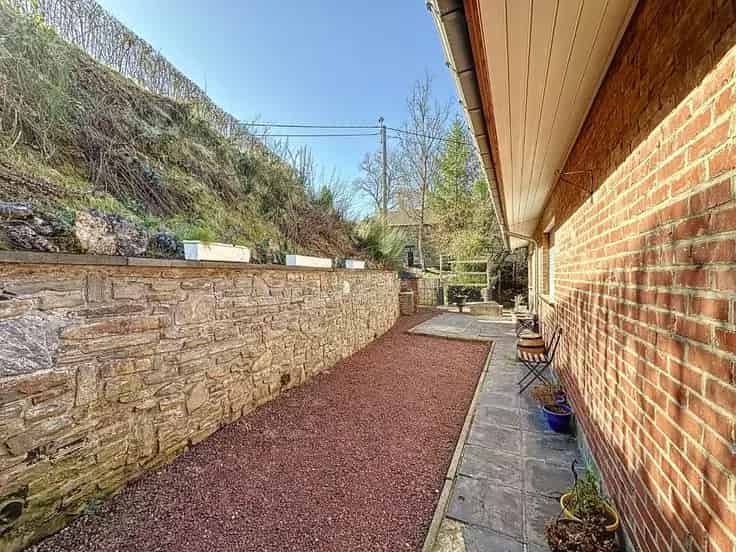 Huis te Koop Esneux: 5 slaapkamers, garage, tuin
