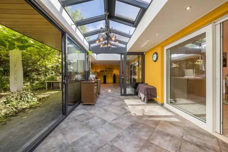 Huis te huur Burcht: Rustige HOB met veranda en tuin