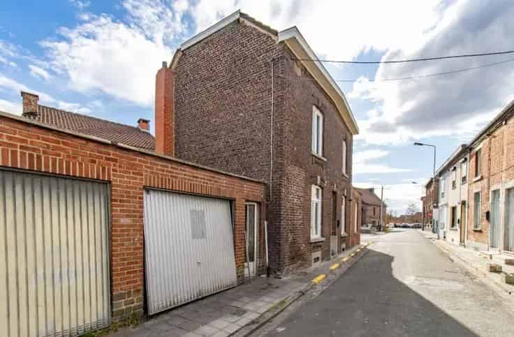 Huis Te Koop 3 slaapkamers Garage Veel Potentieel