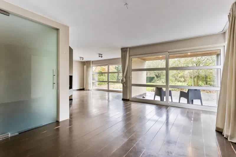 Ruime Villa te Koop in Kobbegem