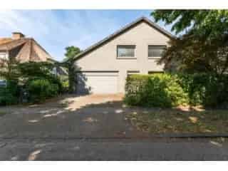 Villa te koop Ekeren - Ruime woning met kantoor, zwembad en tuin