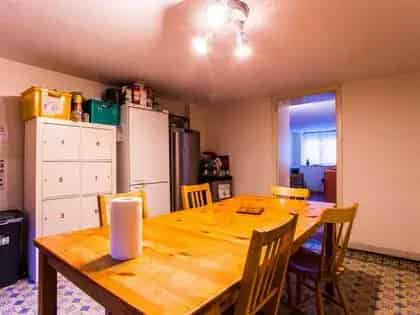 Groot huis nabij centrum 2 woonkamers 2 keukens ensuite badkamers