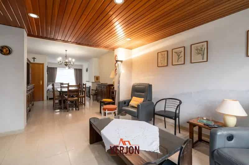 Halfopen woning 435m2