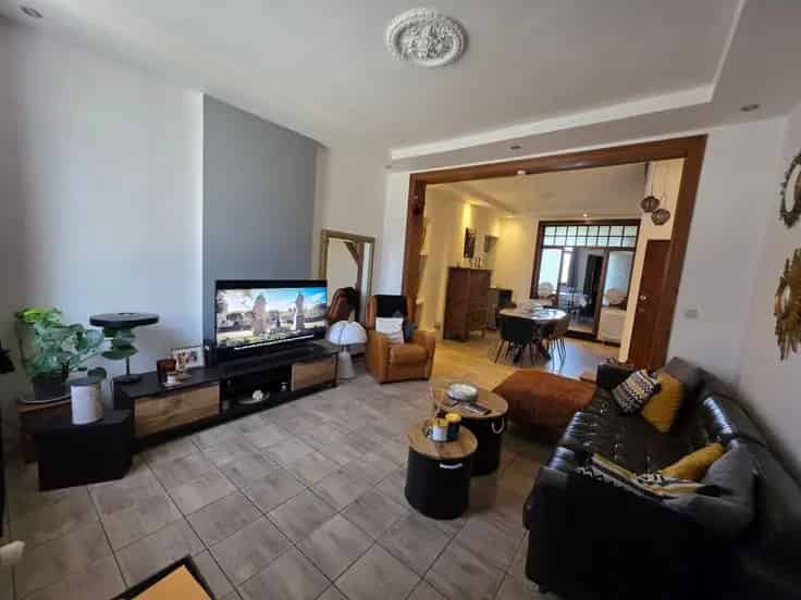 Te renoveren huis 3 slaapkamers 8 are