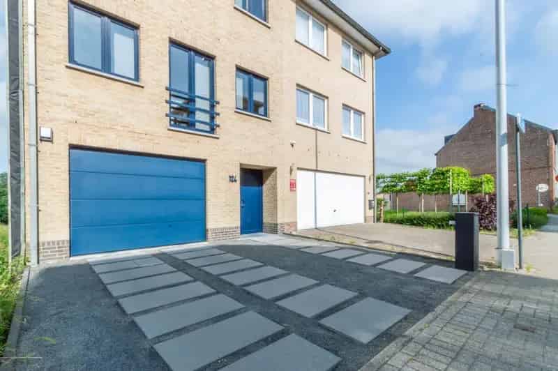 Huis te koop: Instapklare woning met 4 slaapkamers en garage