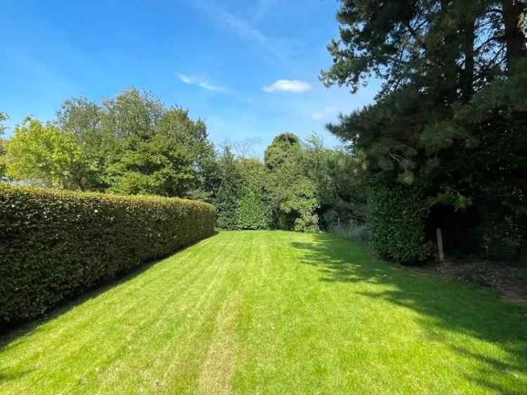 Huis te huur in Sint-Martens-Latem met tuin en carport