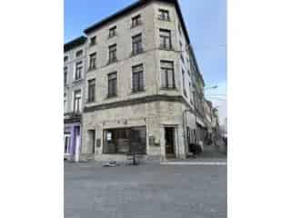 Handelspand Charleroi  Recent gerenoveerd