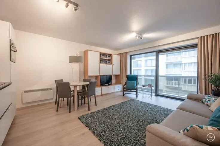 Te koop modern appartement zijdelings zeezicht in Knokke