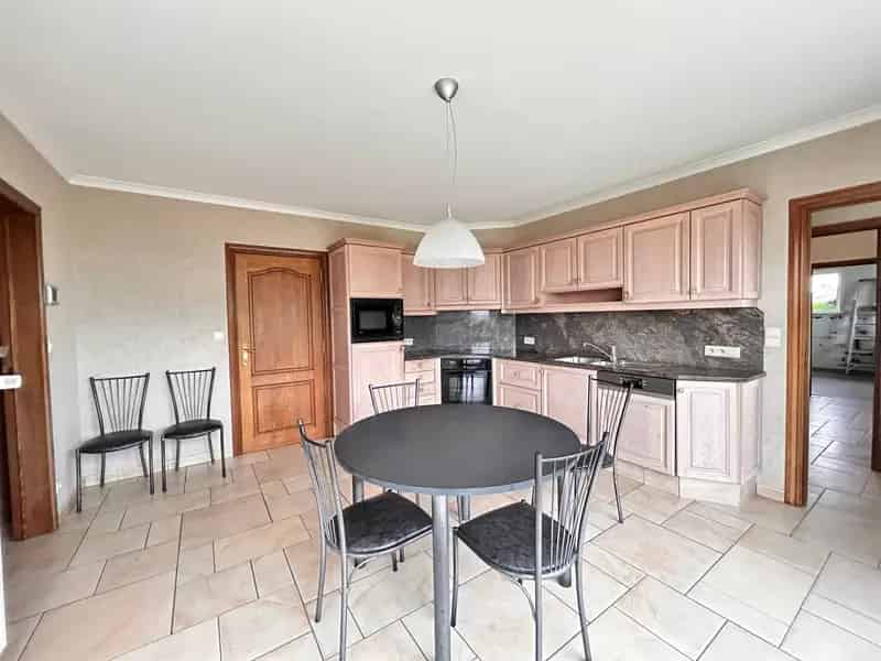 Huis te huur 3 slaapkamers  dubbele garage mooi uitzicht