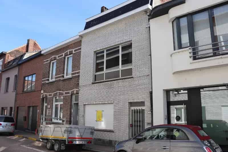 Te renoveren woning met 3 slaapkamers en stadstuin te Rumst