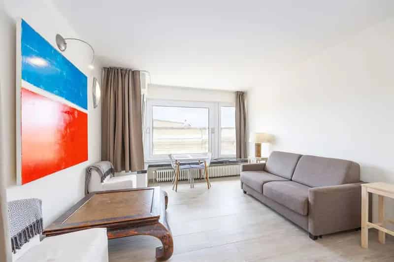 Appartement te koop Oostende: gerenoveerde studio met zeezicht