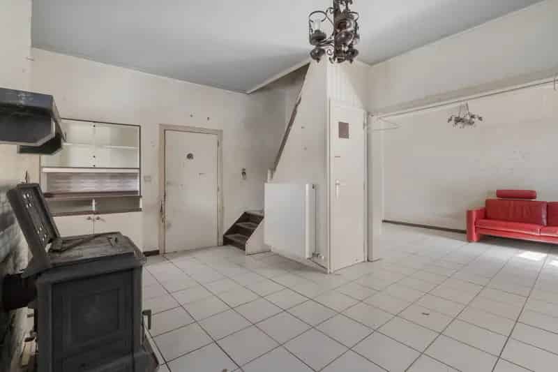 Te renoveren woning met 2 slaapkamers