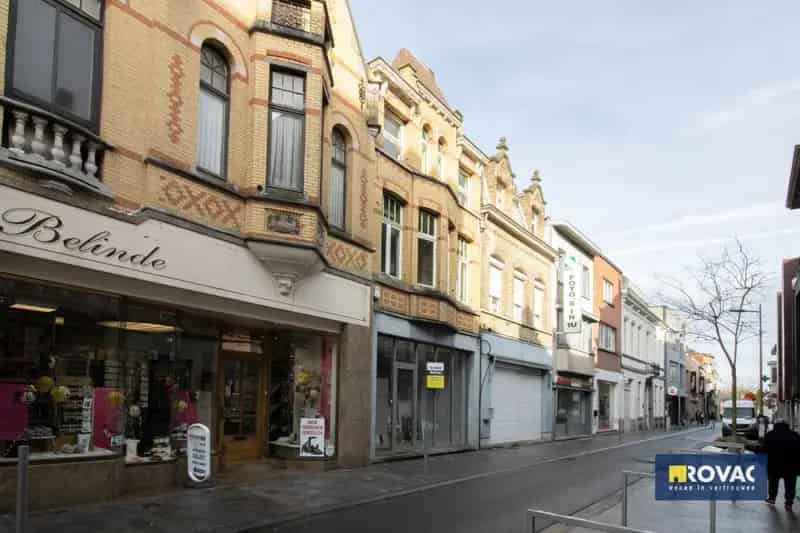 Te renoveren handelspand met woonst Izegem