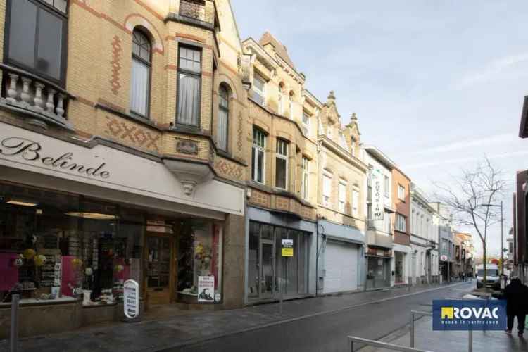 Te renoveren handelspand met woonst in Izegem met mogelijkheden