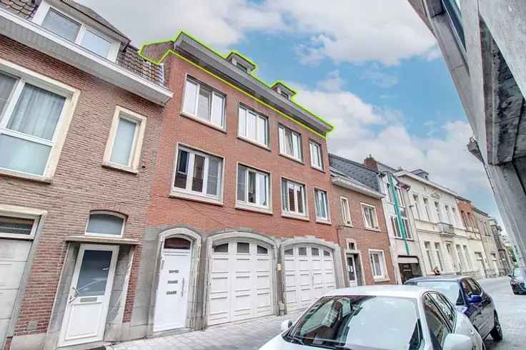 Appartement met 2 Slaapkamers en Garage Te Koop in Het Stadscentrum