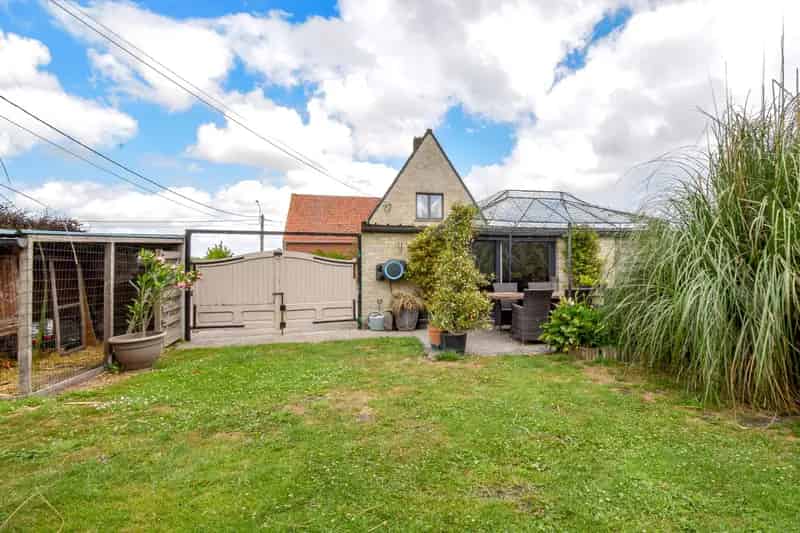 Huis te koop: Rustige gezinswoning met 4 slaapkamers en tuin