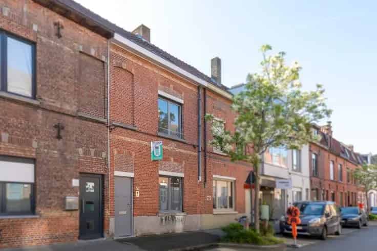 Huis Te Koop Brugge: Vernieuwde woning met zonneterras