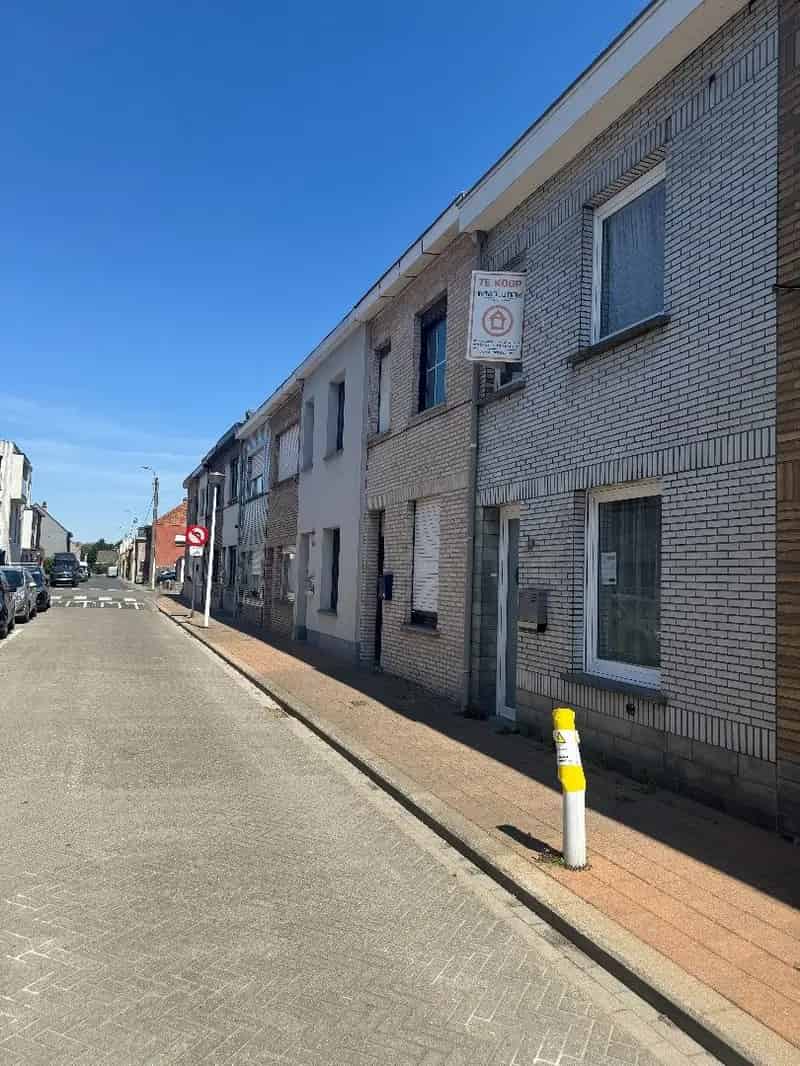 Te koop: Rijhuis in Peutie