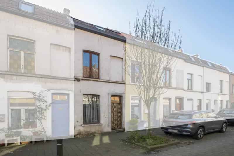 Huis te koop Gent: 2 slaapkamers, koer, ideale starterswoning of investering