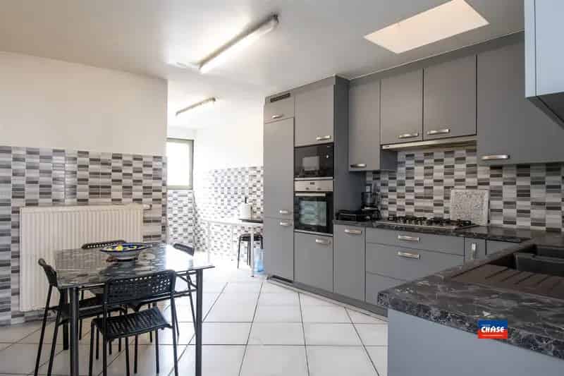 3 Slaapkamers Huis Garage
